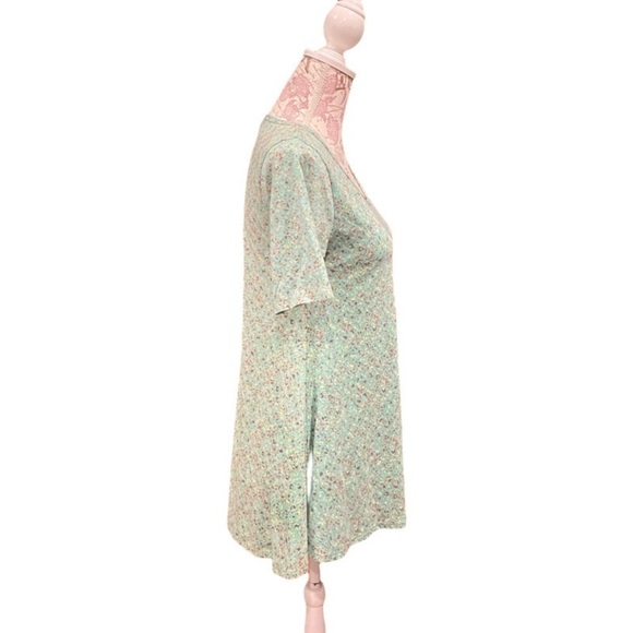 NWT LuLaRoe “Perfect T” Short Sleeve Shirt Size XS (2-4) - Picture 2 of 8